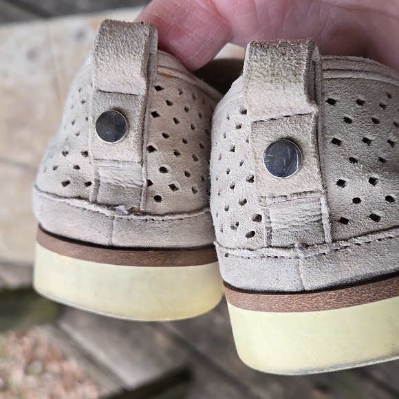 Franco Sarto Perforated Beige Ladies Loafers. Size 6M. Good Condition. - Picture 9 of 13